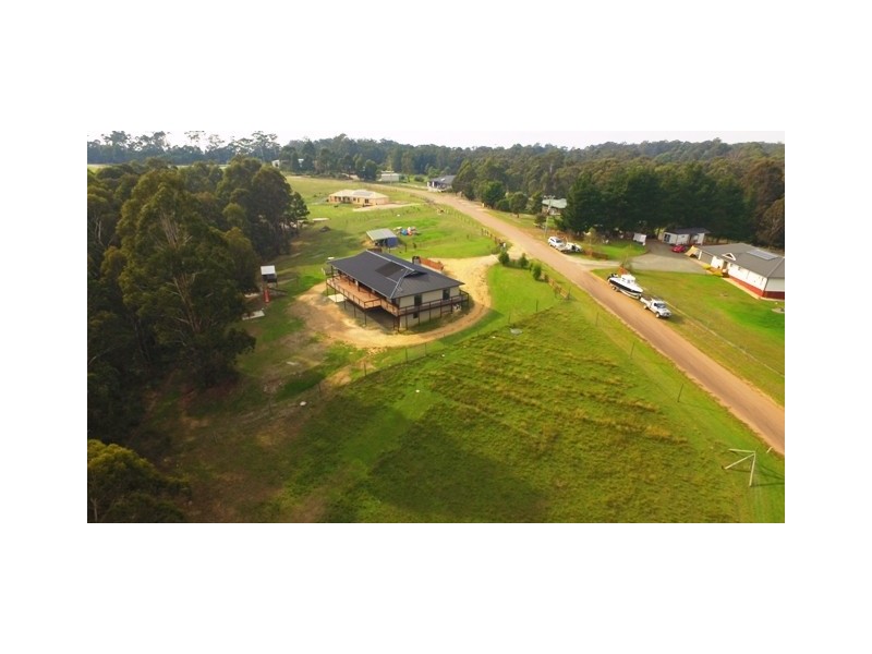 12 Mitchelson Court, Lakes Entrance VIC 3909