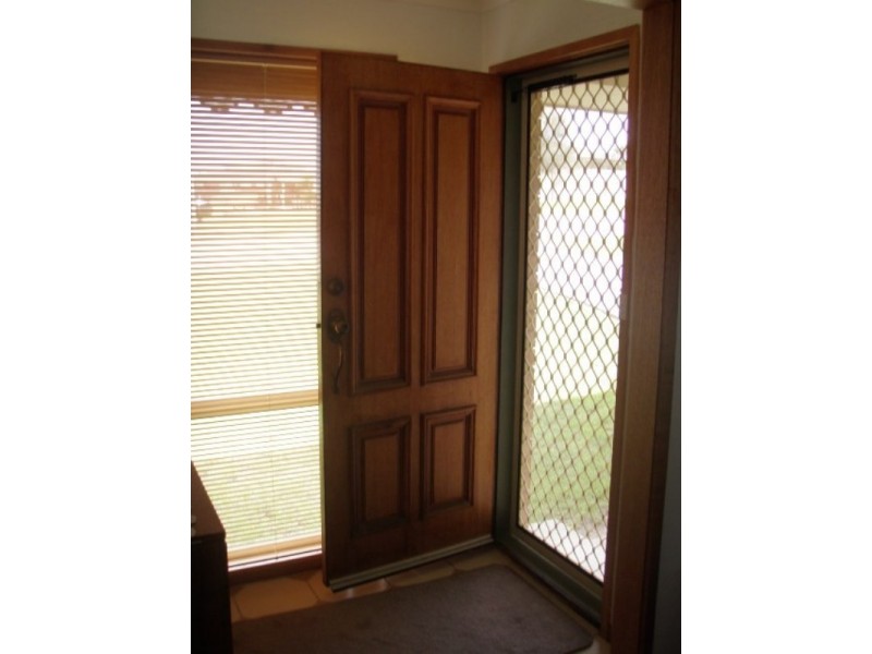 27 Stirling Drive, Lakes Entrance VIC 3909