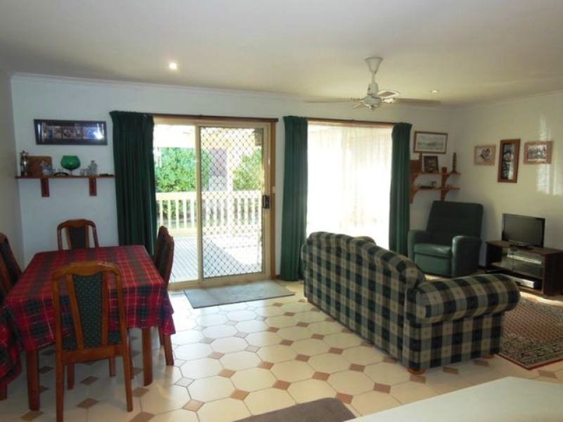 27 Stirling Drive, Lakes Entrance VIC 3909