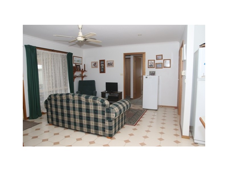 27 Stirling Drive, Lakes Entrance VIC 3909