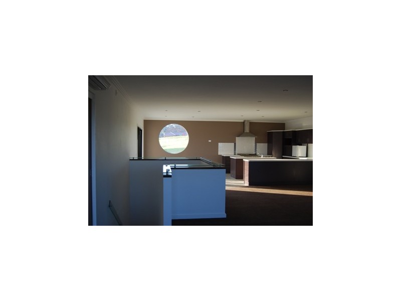 14 Riviera Court, Lakes Entrance VIC 3909