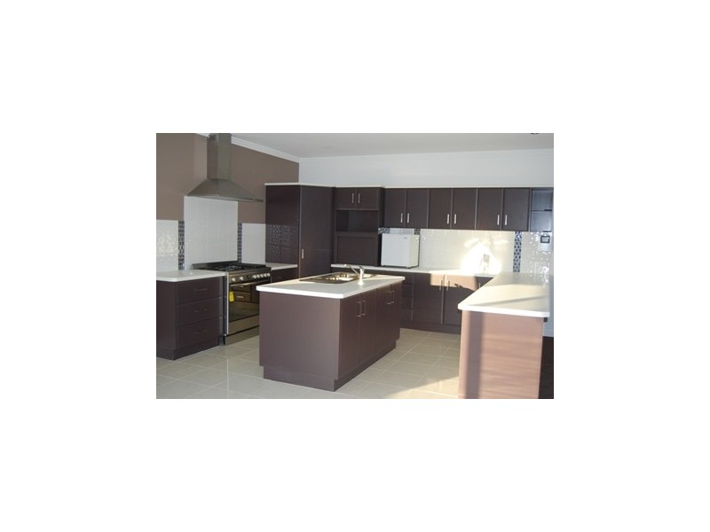 14 Riviera Court, Lakes Entrance VIC 3909