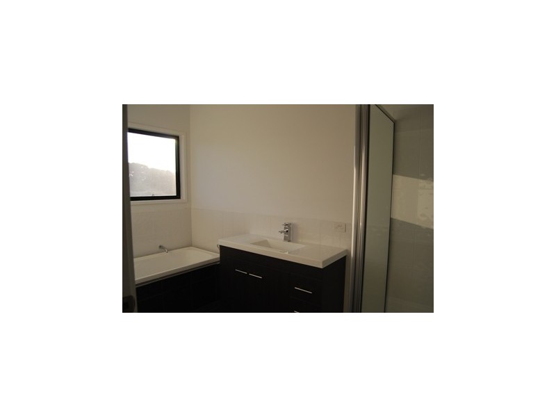 14 Riviera Court, Lakes Entrance VIC 3909