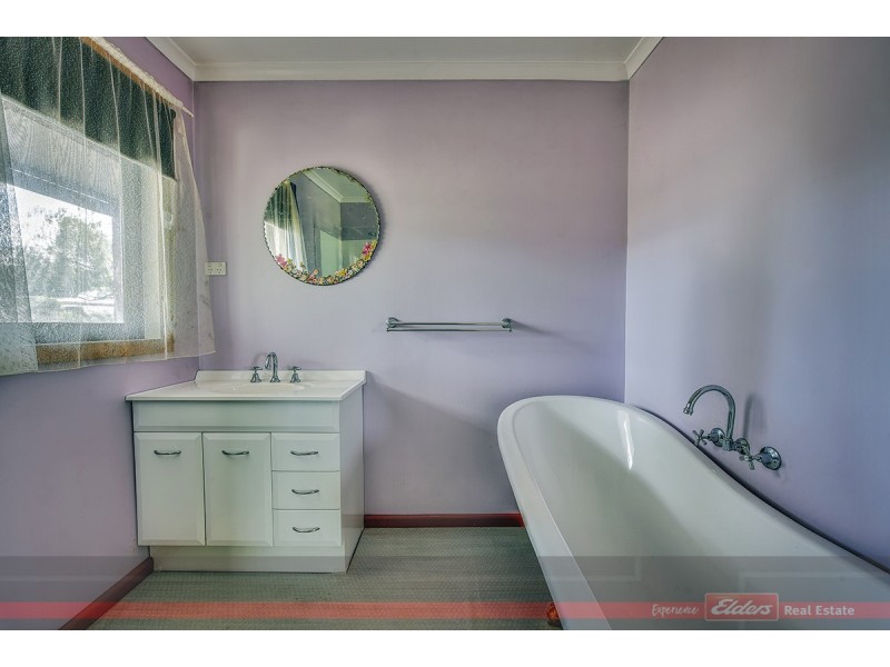 3056 Princes Highway, Lakes Entrance VIC 3909