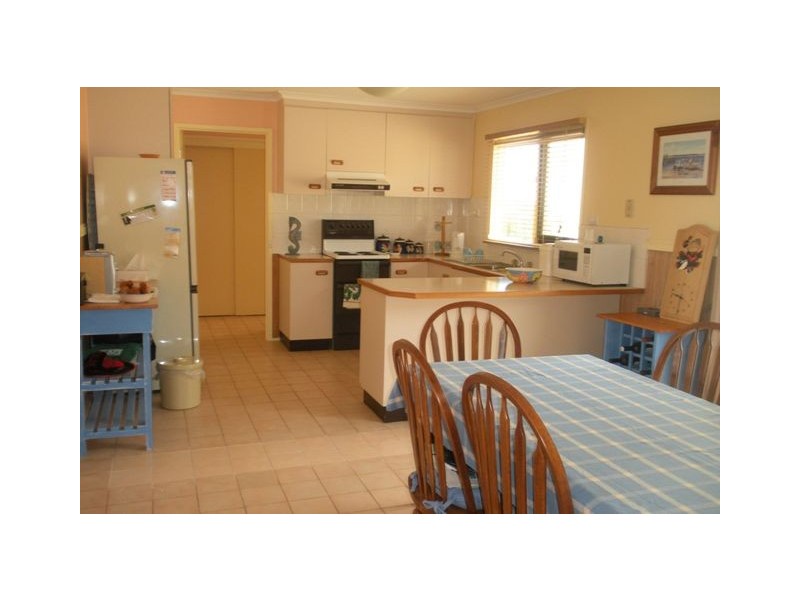 133 GOLF LINKS ROAD, Lakes Entrance VIC 3909