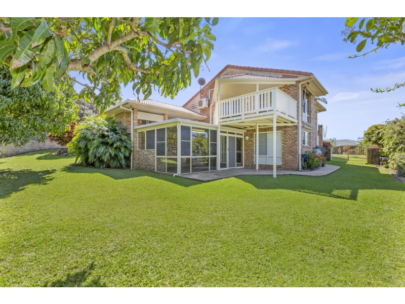 31 Goondooloo Drive, Ocean Shores NSW 2483