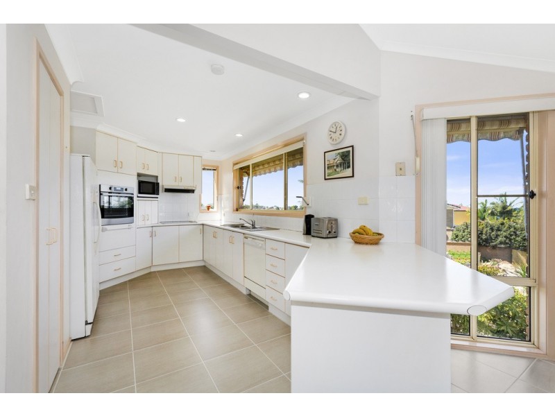 31 Goondooloo Drive, Ocean Shores NSW 2483