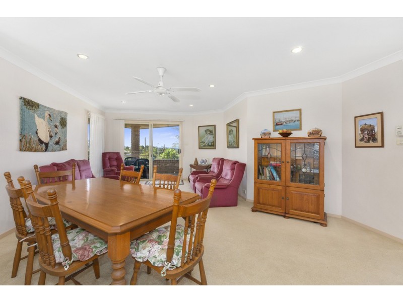 31 Goondooloo Drive, Ocean Shores NSW 2483