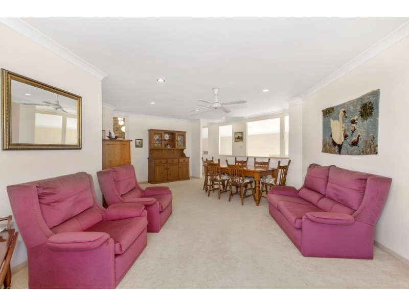 31 Goondooloo Drive, Ocean Shores NSW 2483