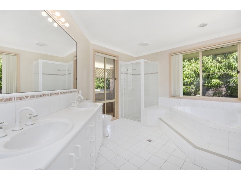 31 Goondooloo Drive, Ocean Shores NSW 2483