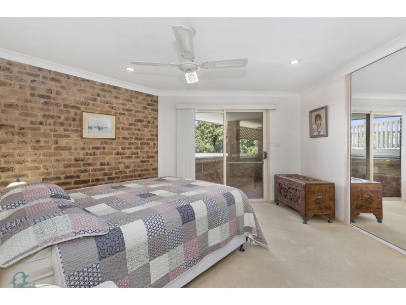 31 Goondooloo Drive, Ocean Shores NSW 2483