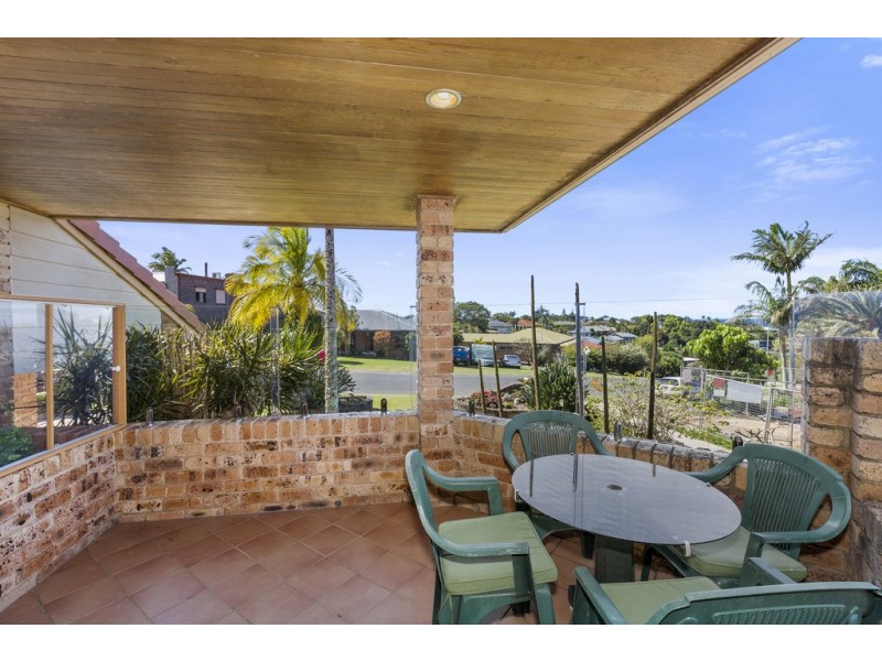 31 Goondooloo Drive, Ocean Shores NSW 2483