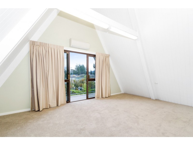 18 South Beach Road, Brunswick Heads NSW 2483