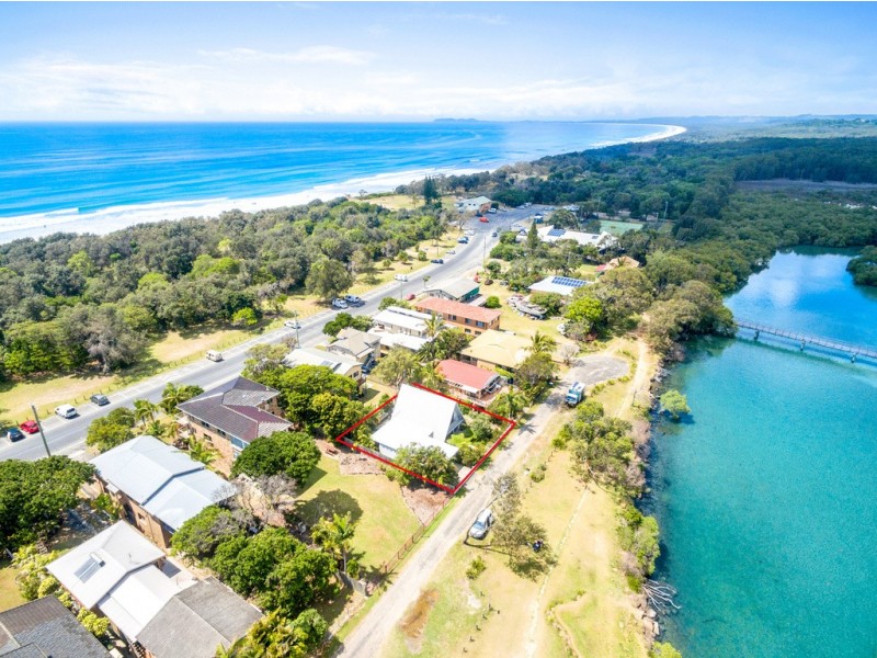18 South Beach Road, Brunswick Heads NSW 2483