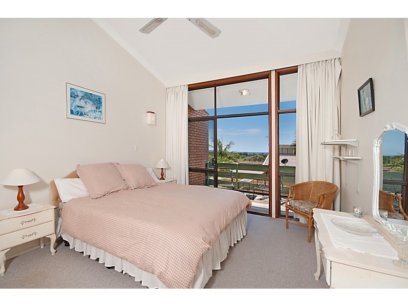 2 Langi Place, Ocean Shores NSW 2483