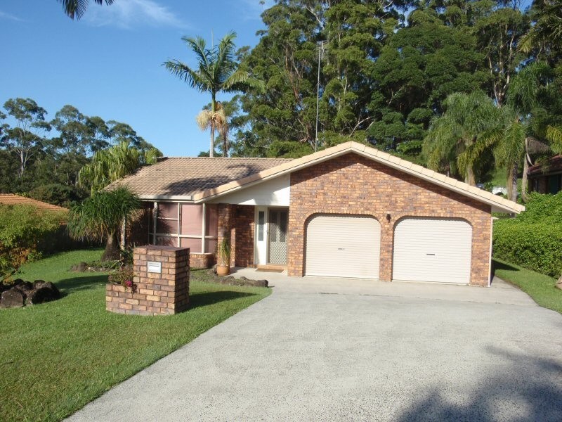 4 Banool Circuit, Ocean Shores NSW 2483