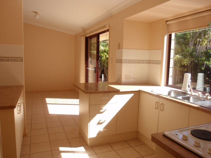 1/5 Wilpy Place, Ocean Shores NSW 2483