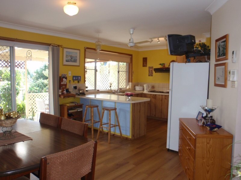 28 Coomburra Crescent, Ocean Shores NSW 2483