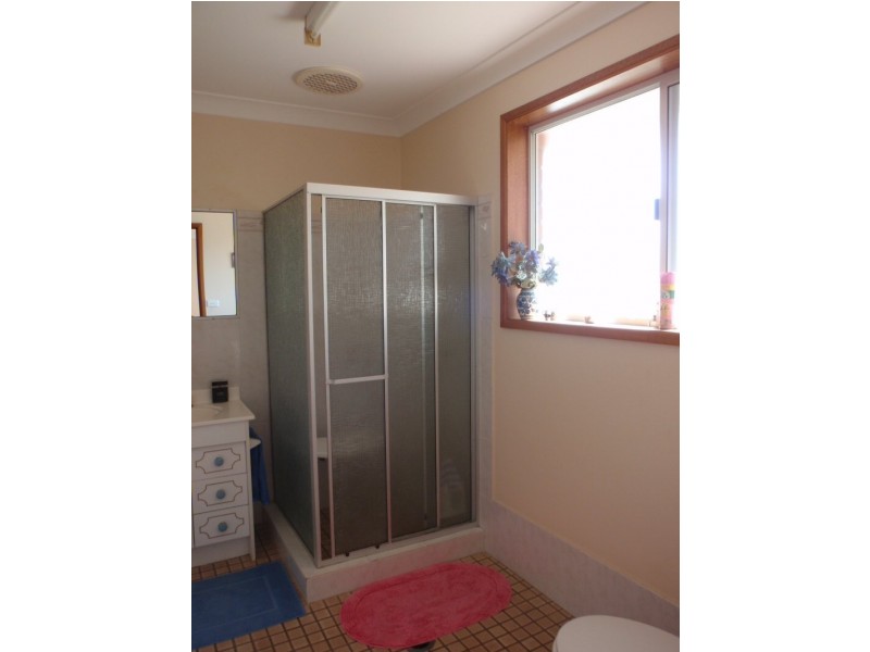 28 Coomburra Crescent, Ocean Shores NSW 2483