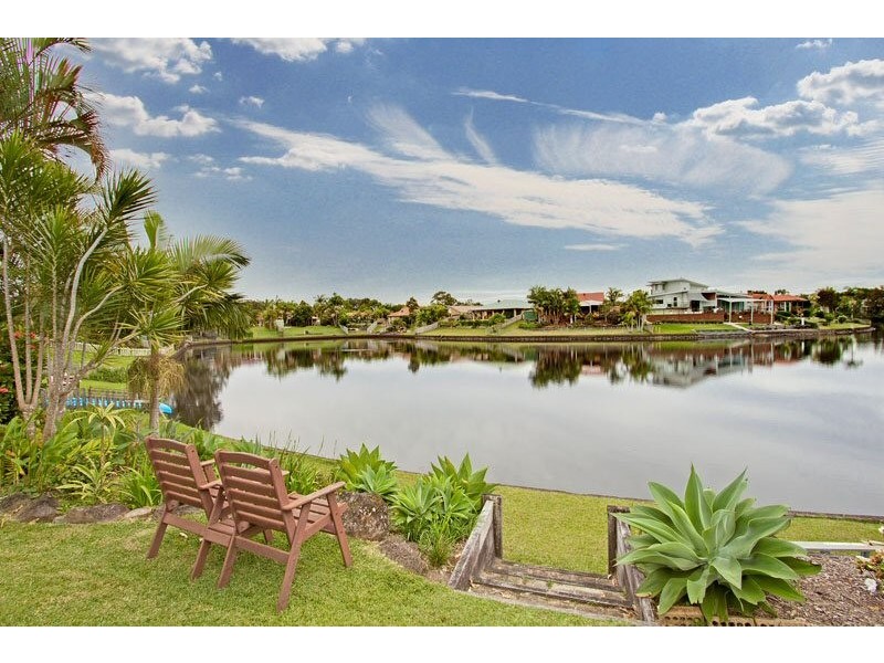 6 Eloura Court, Ocean Shores NSW 2483