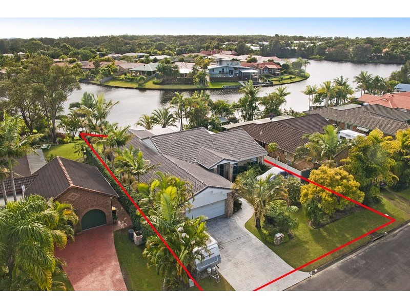 6 Eloura Court, Ocean Shores NSW 2483