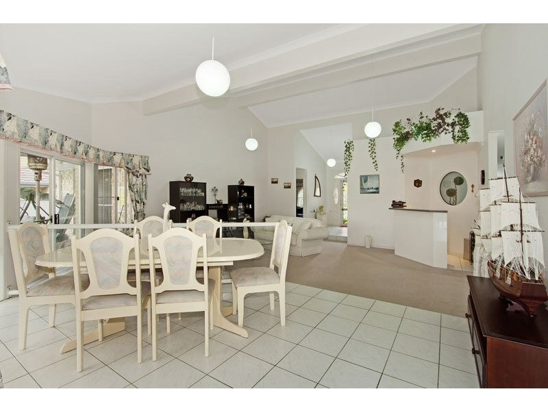 6 Eloura Court, Ocean Shores NSW 2483