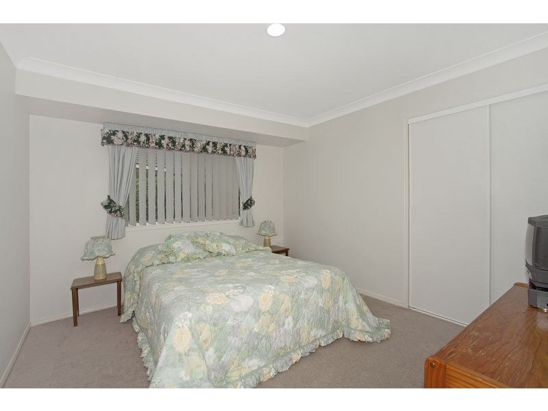 6 Eloura Court, Ocean Shores NSW 2483