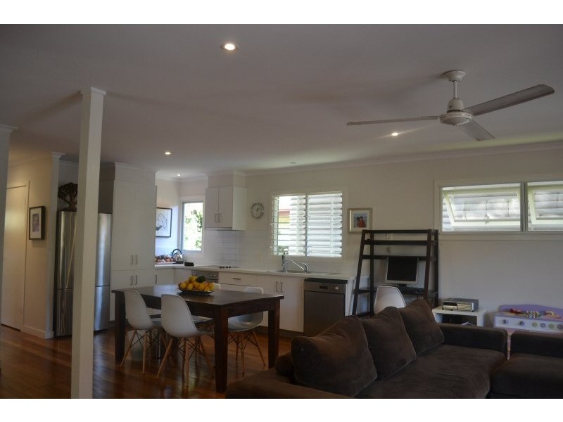 10 Gloria Street, South Golden Beach NSW 2483