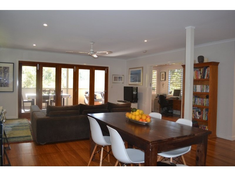 10 Gloria Street, South Golden Beach NSW 2483