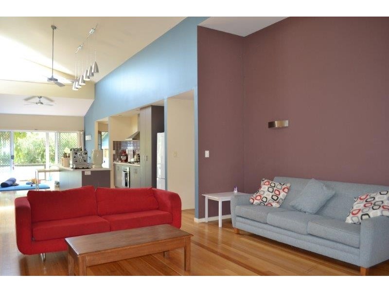 9 Mia Court, Ocean Shores NSW 2483