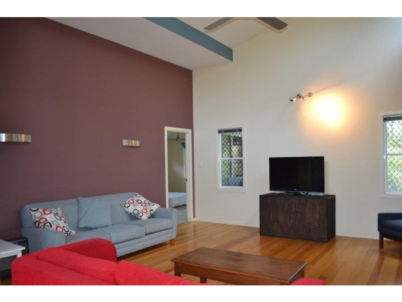 9 Mia Court, Ocean Shores NSW 2483