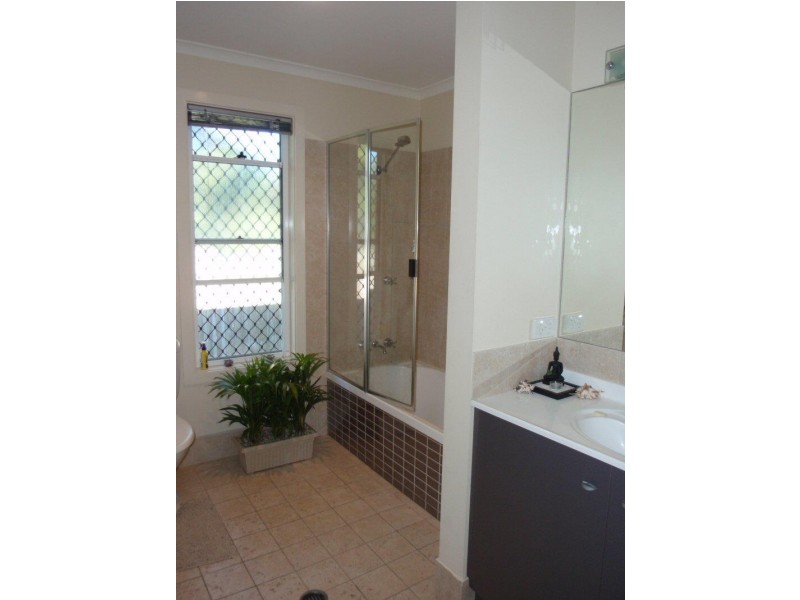 9 Mia Court, Ocean Shores NSW 2483