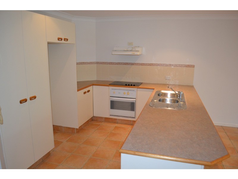 4/2 Nunyar Court, Ocean Shores NSW 2483