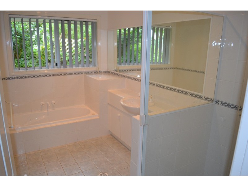 4/2 Nunyar Court, Ocean Shores NSW 2483