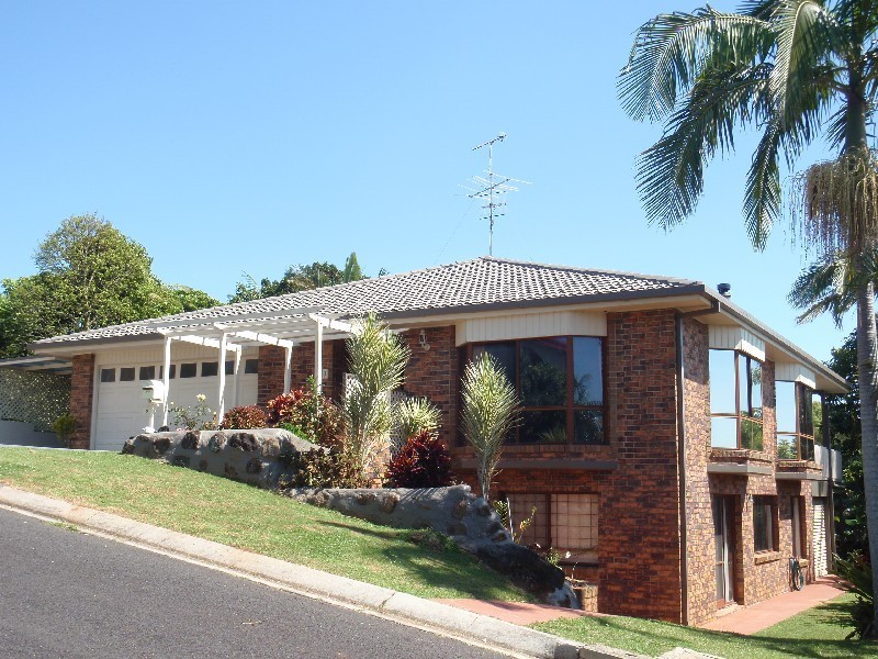 9 Wirruna Avenue, Ocean Shores NSW 2483