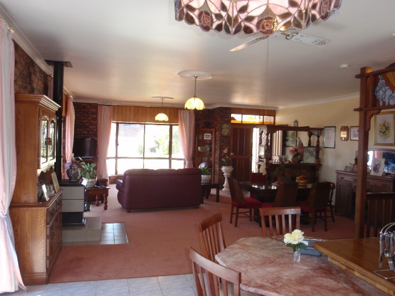 9 Wirruna Avenue, Ocean Shores NSW 2483