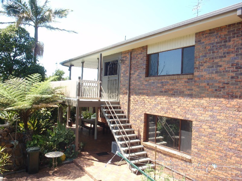 9 Wirruna Avenue, Ocean Shores NSW 2483