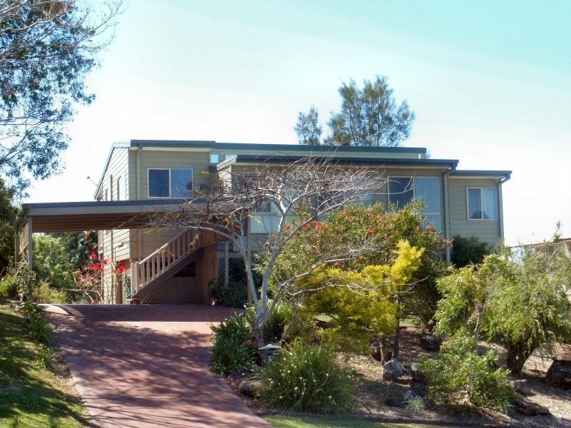 10 Warrambool Rd, Ocean Shores NSW 2483