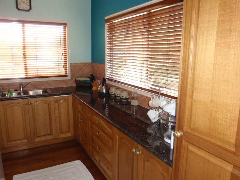10 Warrambool Rd, Ocean Shores NSW 2483