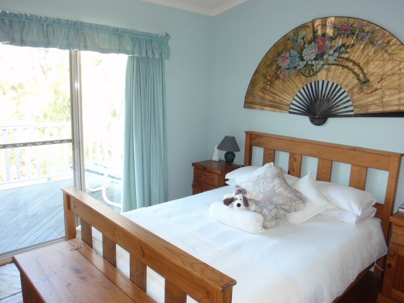 10 Warrambool Rd, Ocean Shores NSW 2483