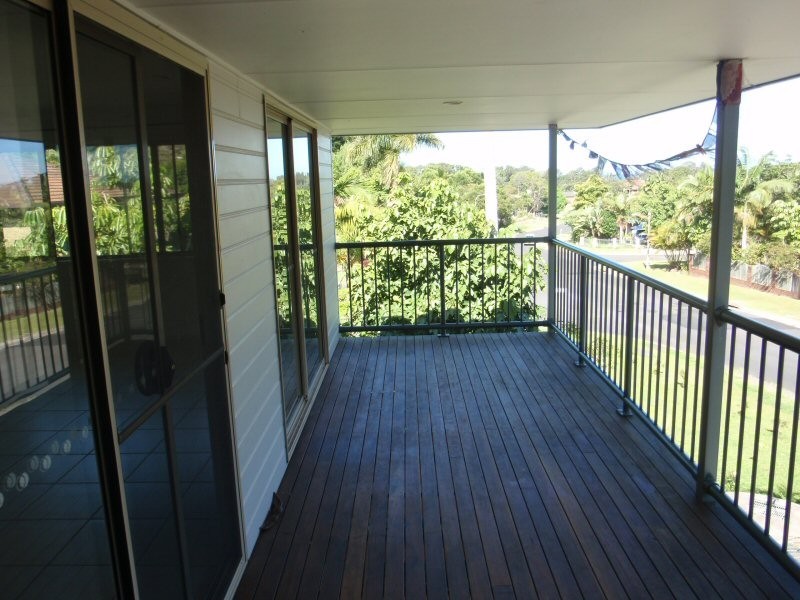 2/10 Goondooloo Drive, Ocean Shores NSW 2483