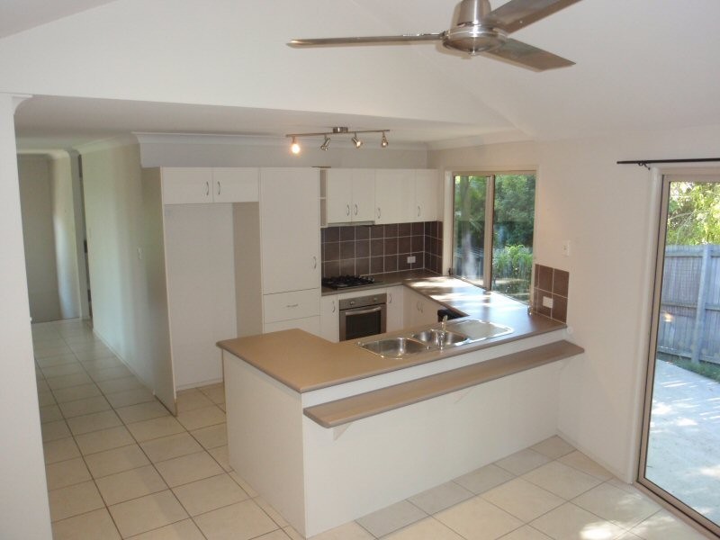 2/10 Goondooloo Drive, Ocean Shores NSW 2483