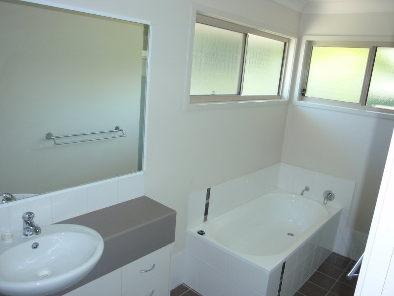 2/10 Goondooloo Drive, Ocean Shores NSW 2483