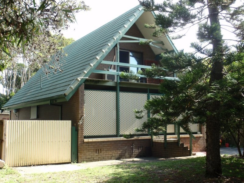 9 Gloria Street, South Golden Beach NSW 2483