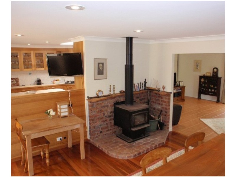 18 Narooma Drive, Ocean Shores NSW 2483