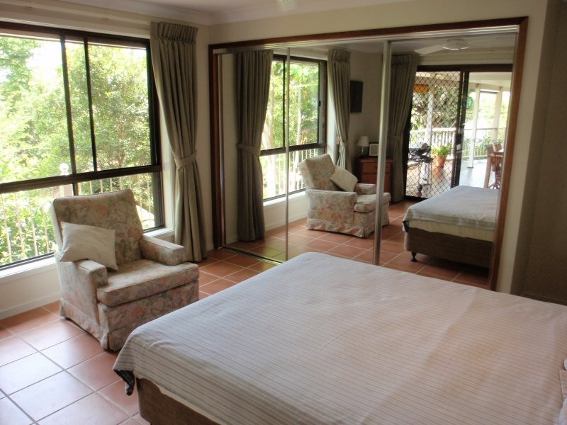 18 Narooma Drive, Ocean Shores NSW 2483