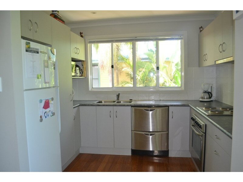 2/18 Helen Street, South Golden Beach NSW 2483