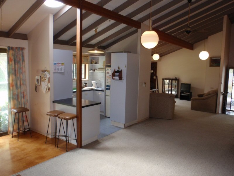 2 Tindara Avenue, Ocean Shores NSW 2483