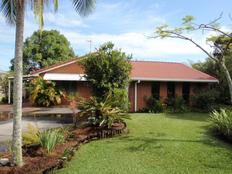 2 Tindara Avenue, Ocean Shores NSW 2483