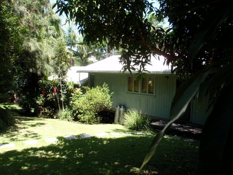 5 Warrambool Road, Ocean Shores NSW 2483